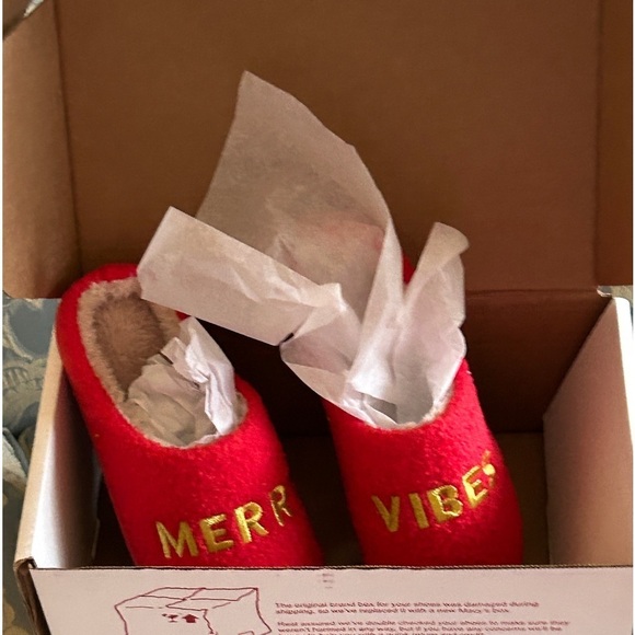 All Good Vibes Slipper Shoe Embroidered Gold Size 7 Size 8 Medium NEW + Fabulous - Picture 10 of 11